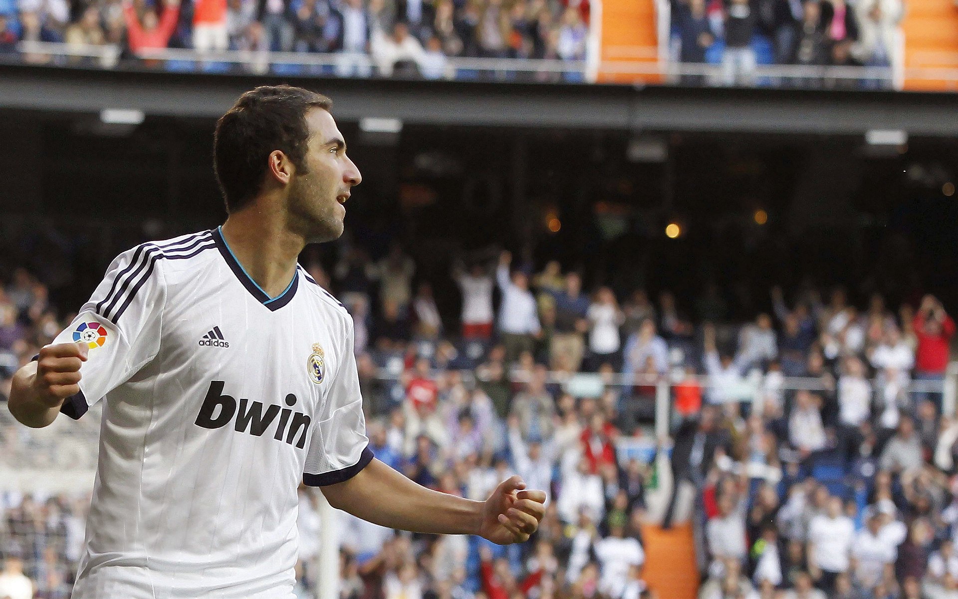 中甲球队引入战术机器人模拟赛中防守站位，机器人模拟战斗