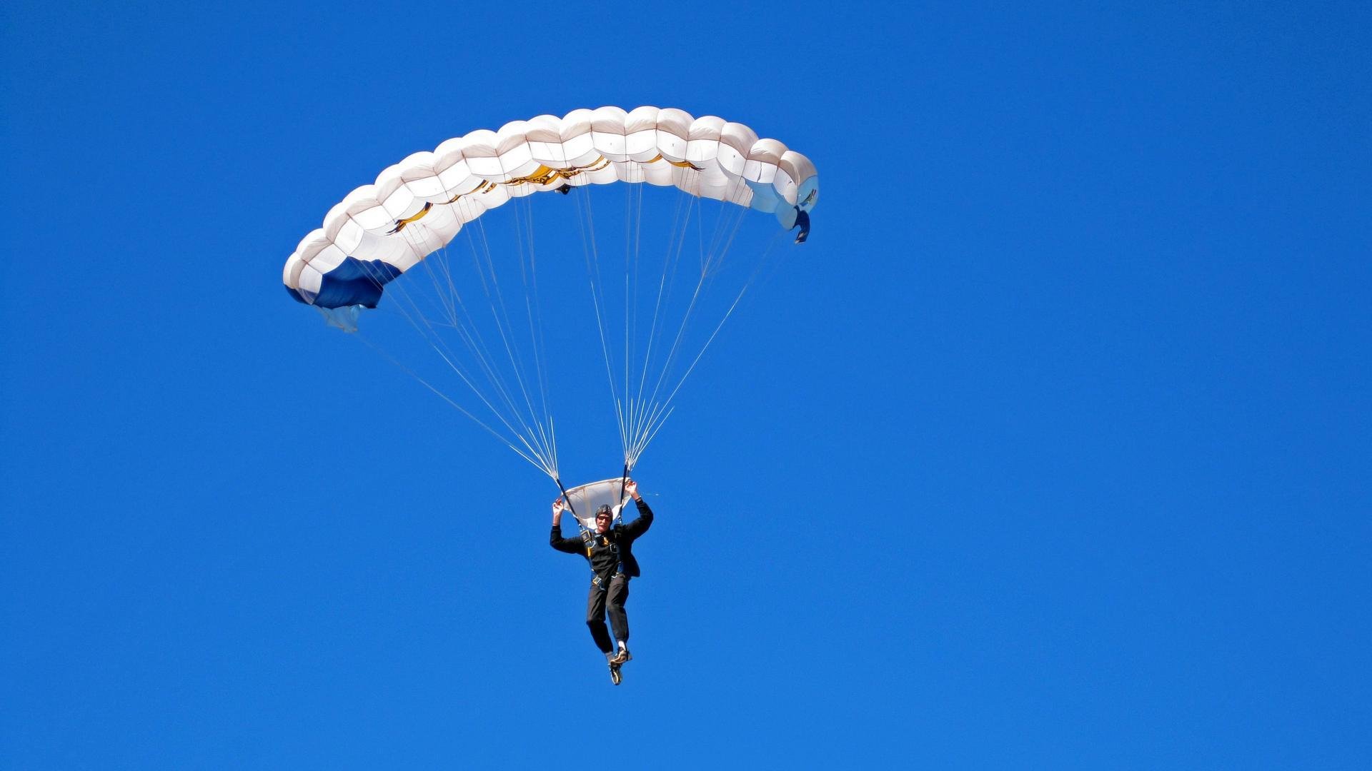 中国队稳步提升成绩赢得掌声，中国队的成绩